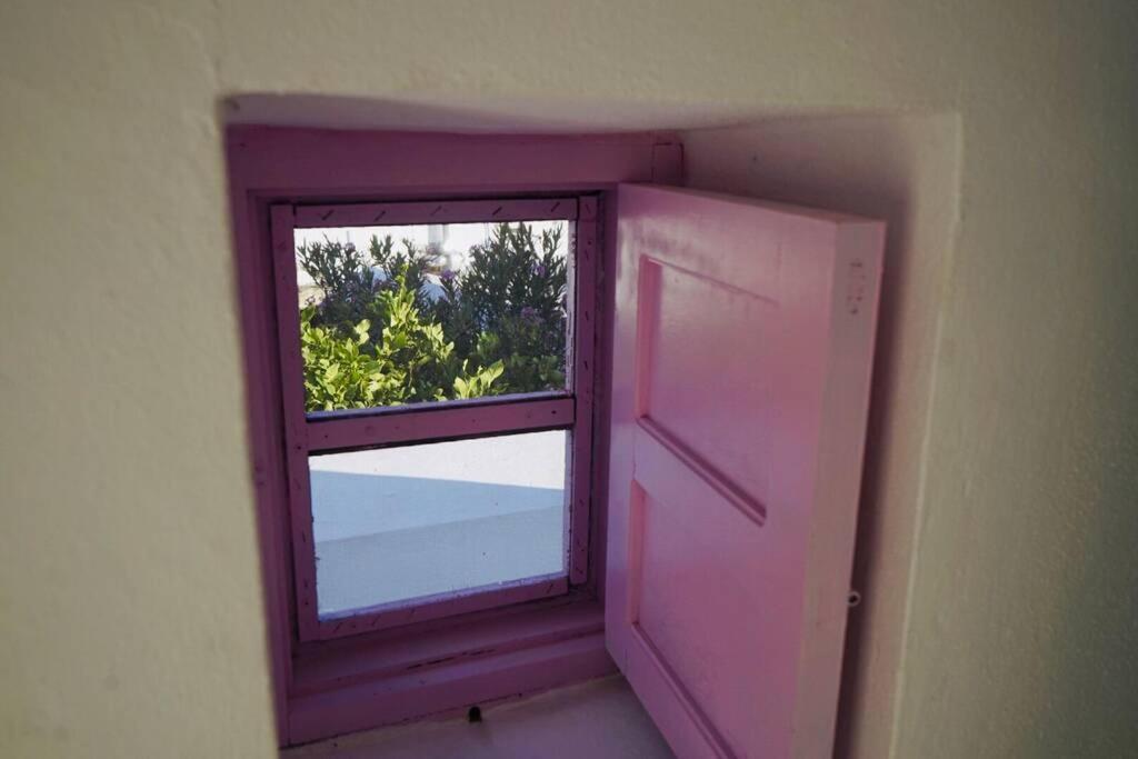 The Summer Pink House Lakhania Exteriér fotografie